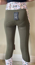 Load image into Gallery viewer, Green floral tights
